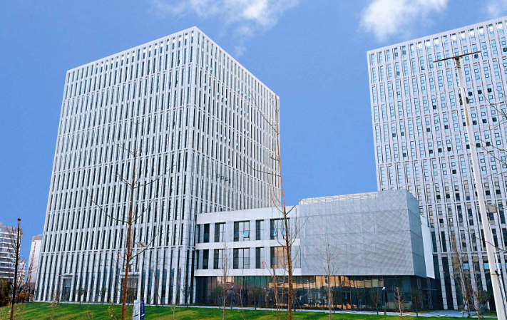 乌鲁木齐服装鞋帽批发市场行情分析：地王国际供货优势解读